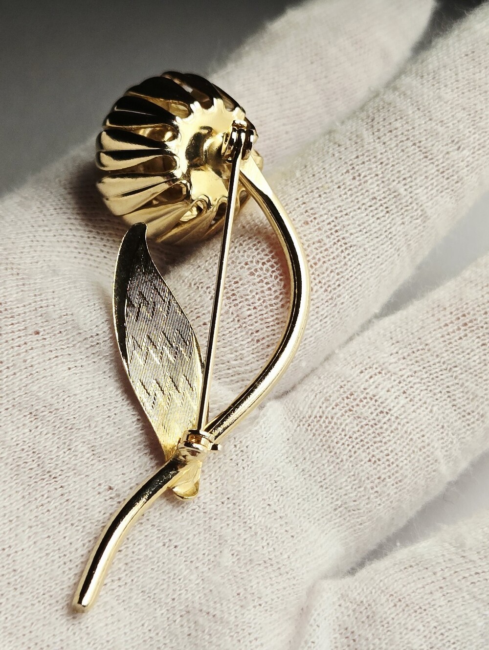 Vintage Gold-Tone Floral Brooch with Clear Crystal - Picture 12 of 17